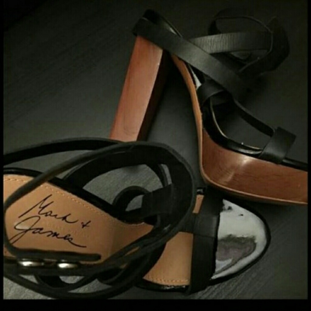 Platform sandals